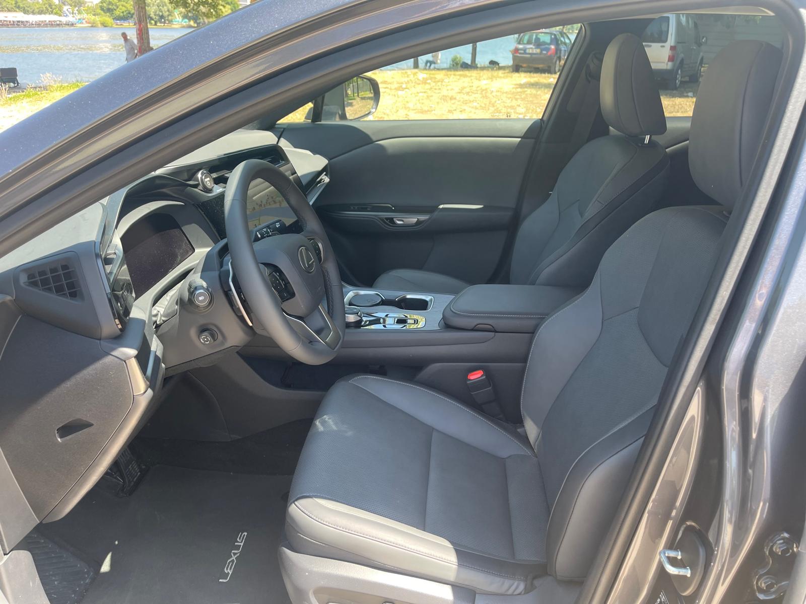 LEXUS RZ 300E RZ 300e Premium