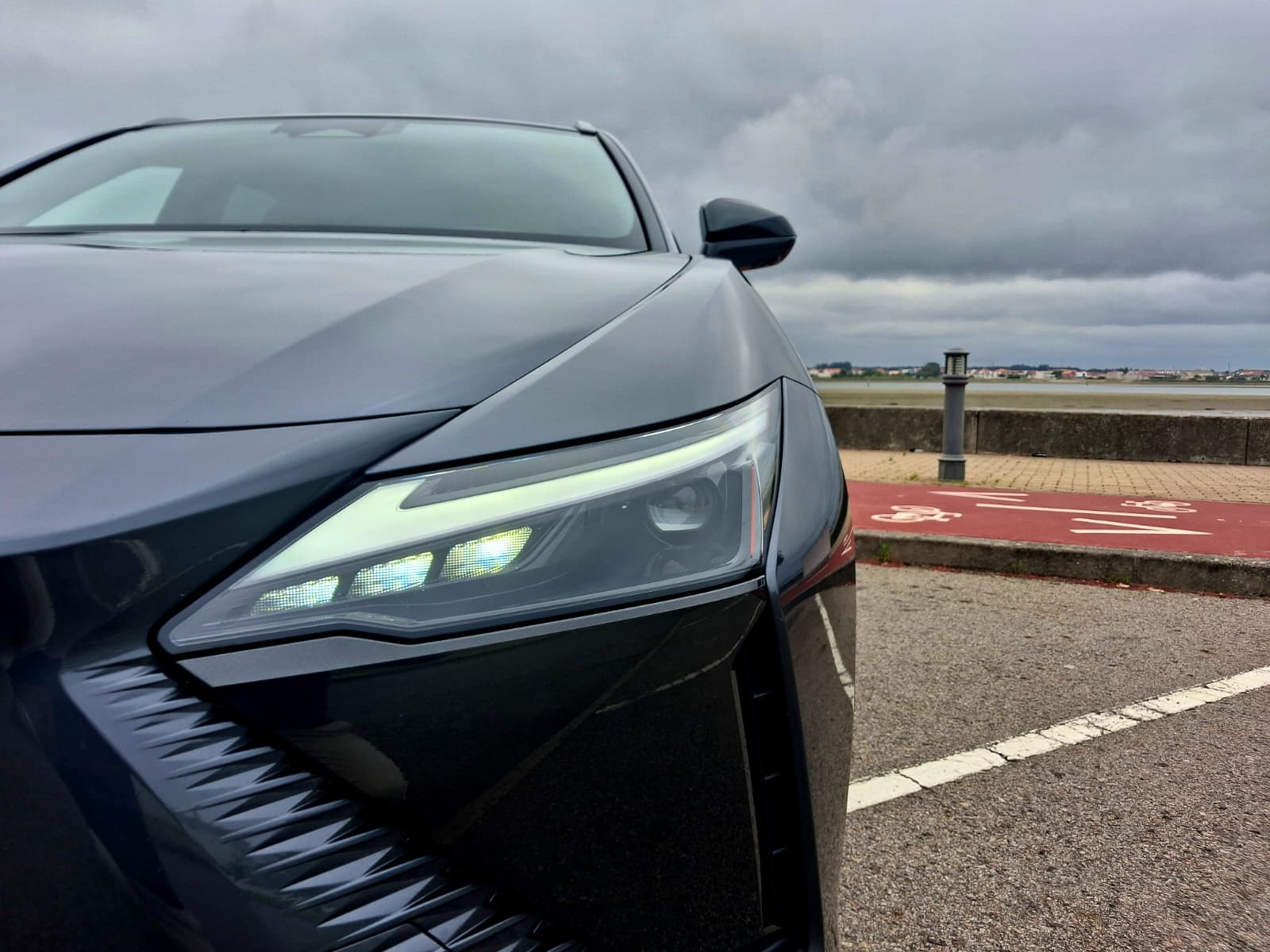 LEXUS RZ 300E RZ 300e Premium