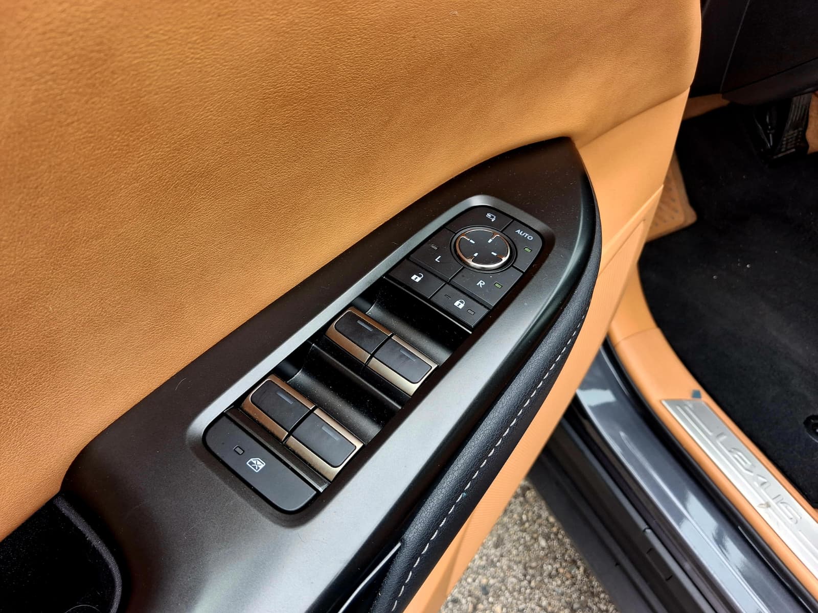 LEXUS RZ 300E RZ 300e Premium